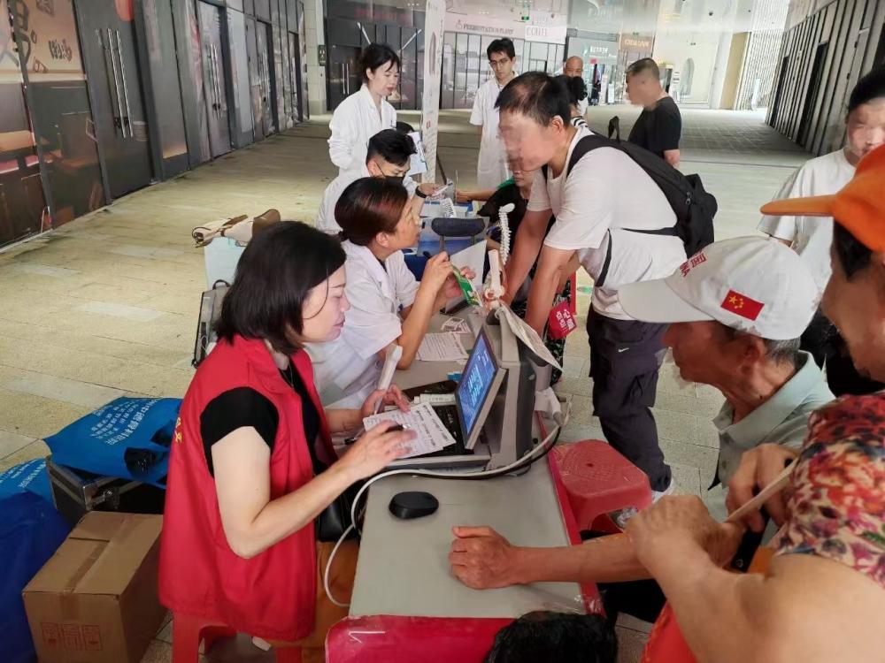 中德医院进社区关爱中老年活动